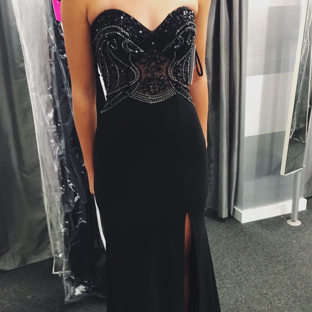 Long black prom dress